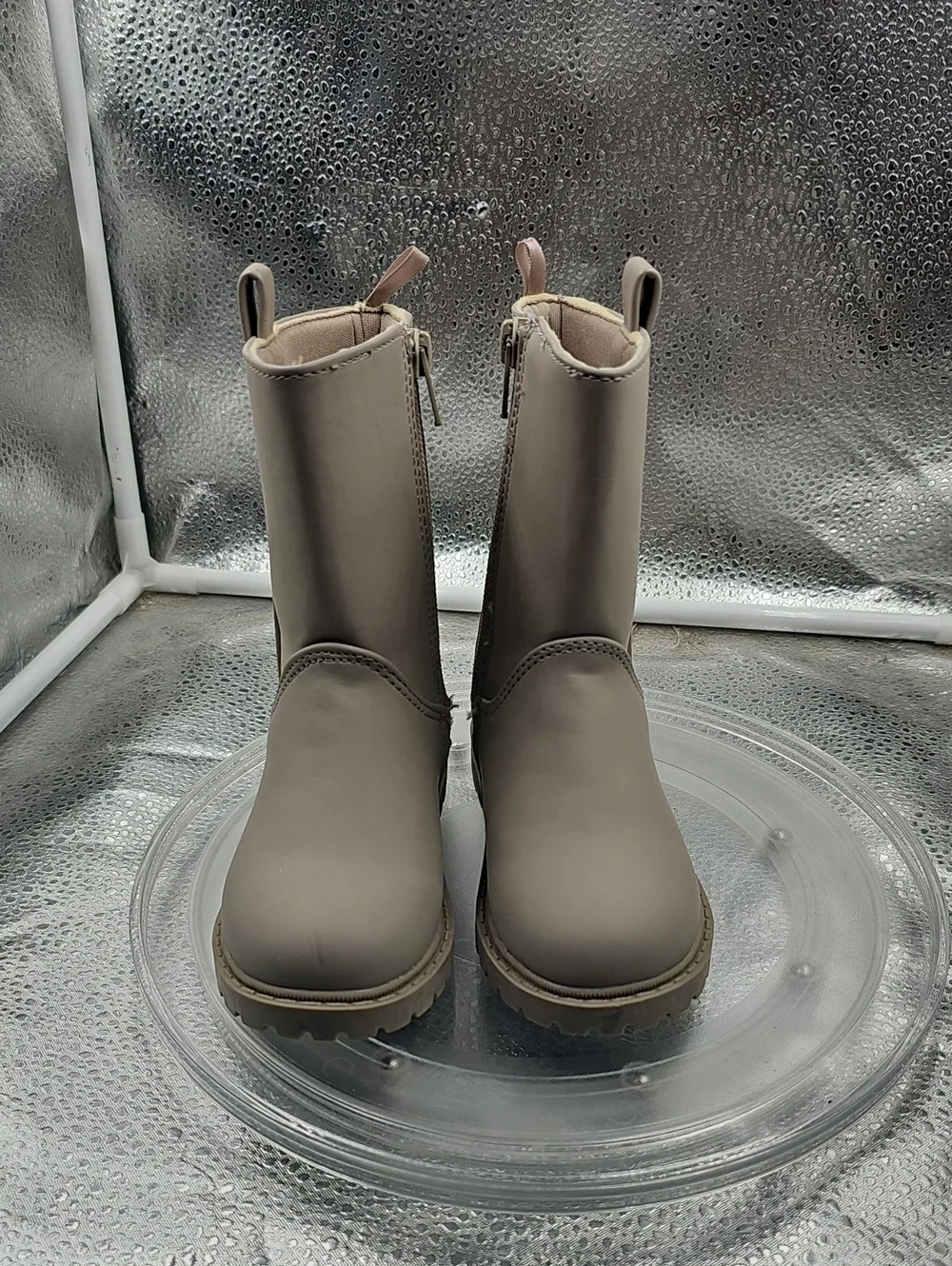 K Cream Old Navy Boots Size 8​